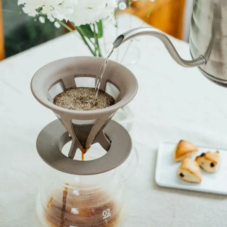 Cafeor Dripper i beige - Hario