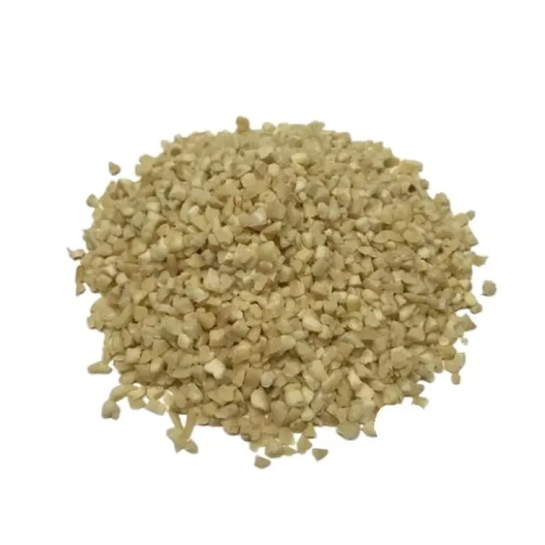 Hakkede blancherede mandler PS (1 KG)