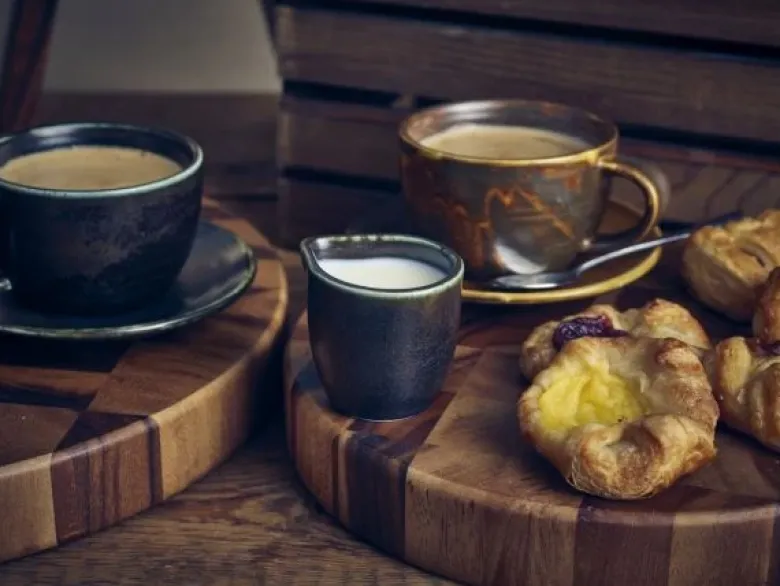Sort kande af porcelæn 9cl -Terra