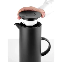 Termokande sort 1 l PP med trykknap